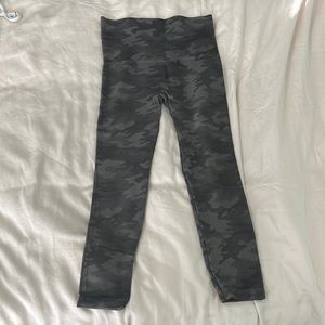 Spanx leggings camo. Look at me now seemless leggings